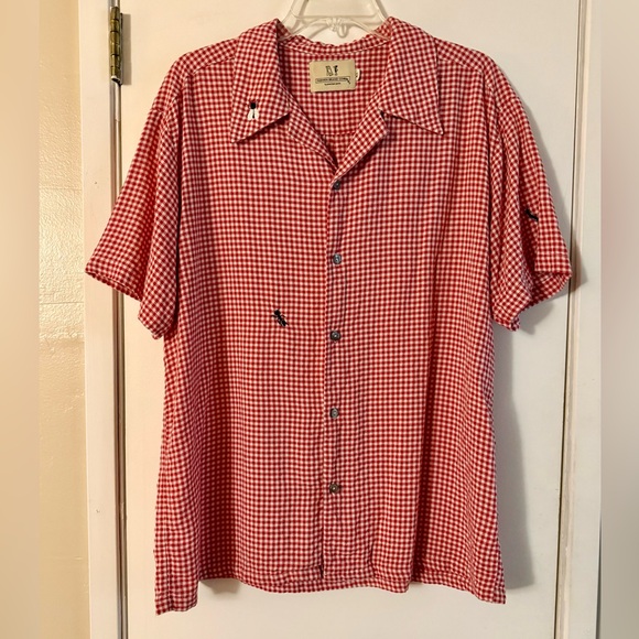 Fashion Brand Company Tops - Fashion Brand Company Bugs Picnic Buttondown Shirt